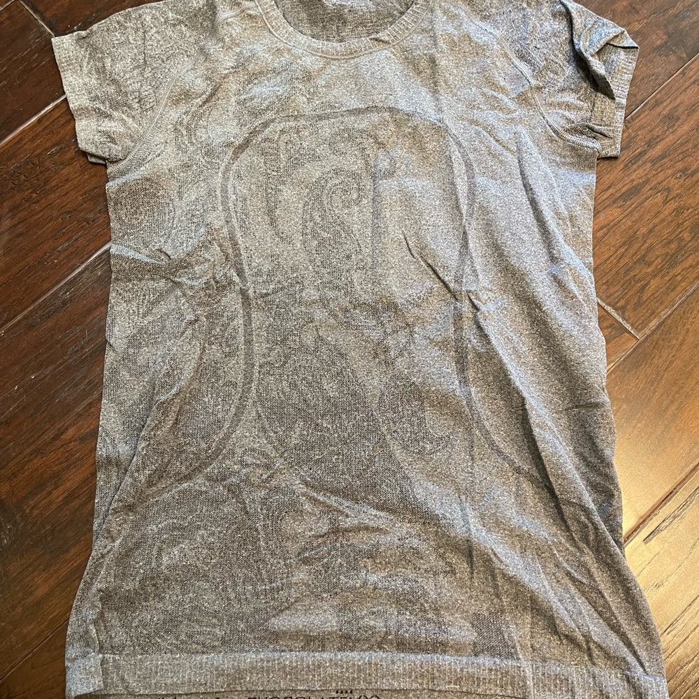 lululemon athletica Gray Short Sleeve Tech Tee